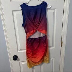 Gradient Sleeveless Twist-Back Dress